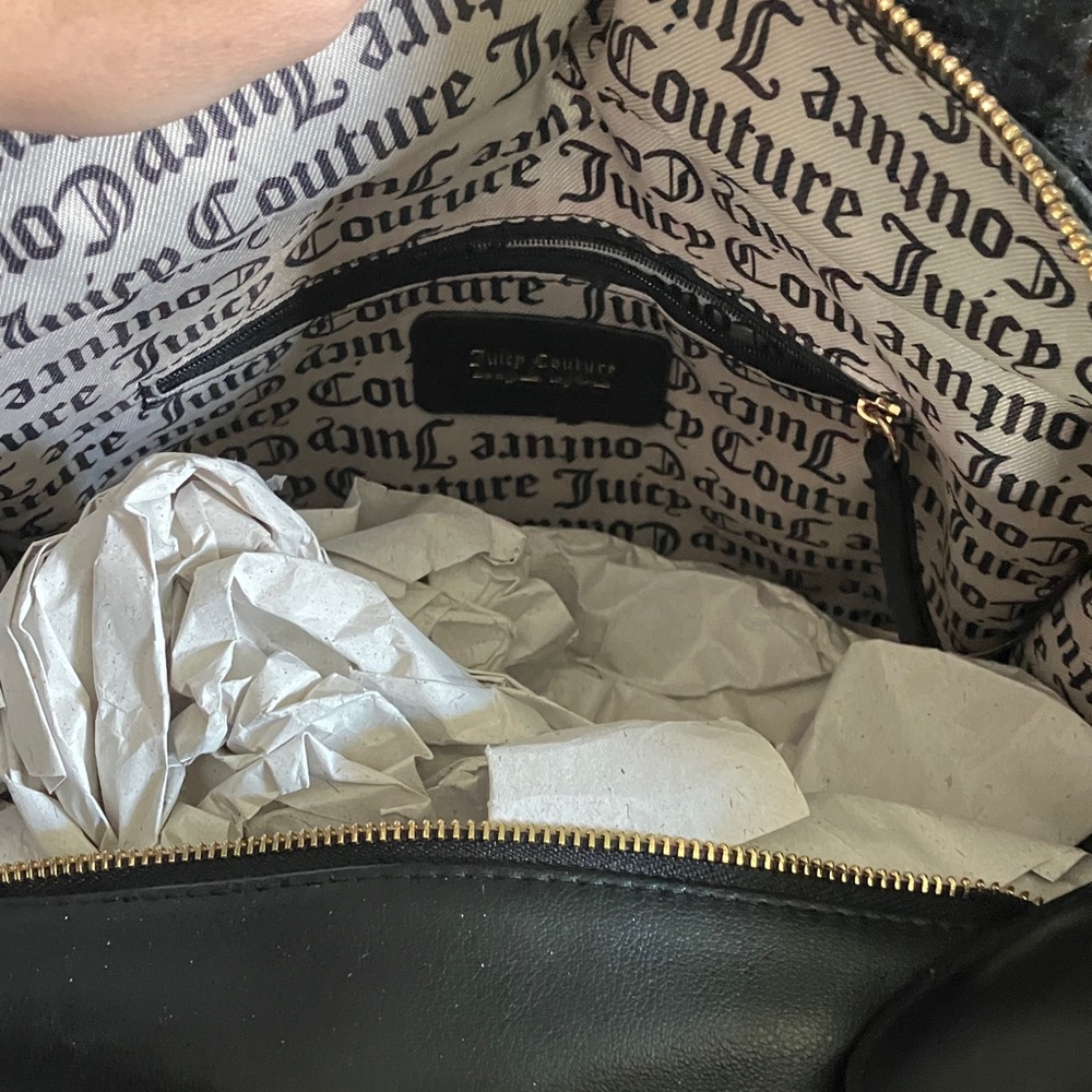 Black Faux Fur Handbag with Heart Charm JUICY COUTURE - Picture 13 of 13